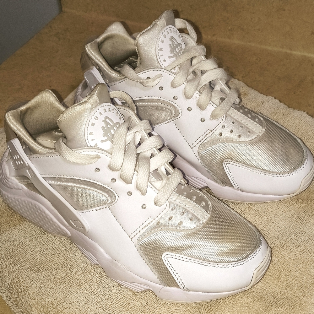 Excellent Used Condition Women's Nike Air Huarache Sz 7 Sneakers